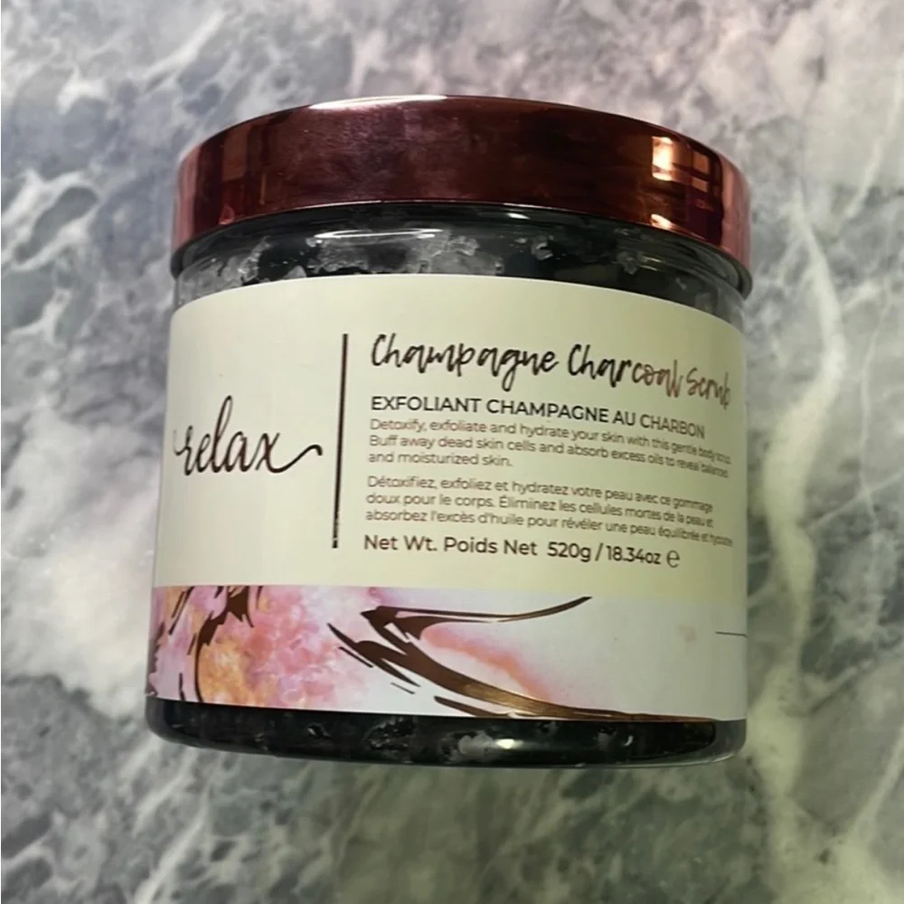 Manna Kadar‎ Champagne Charcoal Scrub